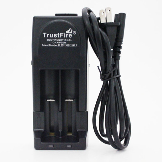 Зарядний пристрій TrustFire TR-001