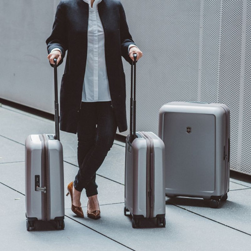 Чемодан на 4 колесах Victorinox Travel Connex HS/Grey M Expandable 71/83 л (Vt605669)