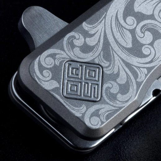 Ніж Ocaso Solstice, Engraved titanium, Scroll Pattern, Satin