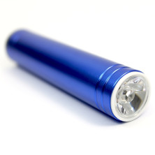 Мобільна батарея DOCA 2600mAh з ліхтарем (застаріла модель)