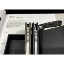 Ніж Maserin W2, M390, fat carbon, чорно-золотистий