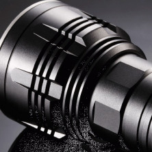 Кишеньковий ліхтар Nitecore EA8, 900 люмен, теплий