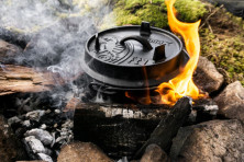 Казан-жарівня чавунна Petromax Dutch Oven ft4.5 на ніжках 3,5 л