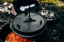 Казан-жарівня чавунна Petromax Dutch Oven ft9 плоске дно 7,5 л