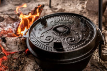 Казан-жарівня чавунна Petromax Dutch Oven ft9-1910 плоске дно 7,5 л (лімітована версія)