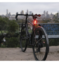 Мигалка задня Knog Засліплююча натовп V особа Чорне 44 Люмена