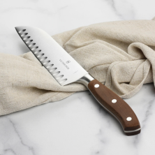 Кухонний ніж Grand Maitre Wood Santoku  17см рифл. с дерев. ручкой (GB)