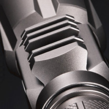 Кишеньковий ліхтар Nitecore P25 SMILODON, 960 люмен, чорний