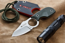 Ніж Kizlyar Supreme Amigo-X, сталь D2, сірий титан, Зелена рукоять G10