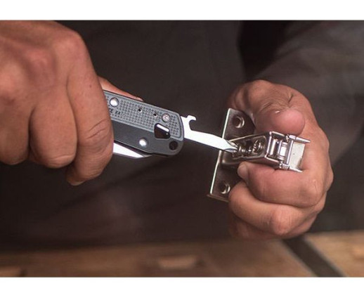 Ніж-мультитул Leatherman Free K2-синій