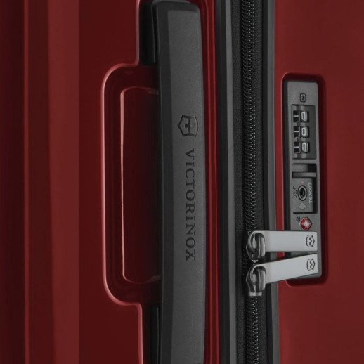 Чемодан Victorinox AIROX/Victorinox Red Большой