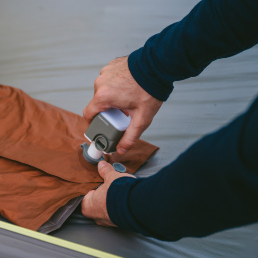 Многофункциональный воздушный насос-фонарь Naturehike CNK2550ZM012, зеленый