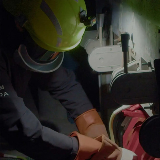 Фонарь налобный Mactronic Rebel (400 Lm) Cool/Warm White/Red LED Recharg Type-C (AHL0061UC)