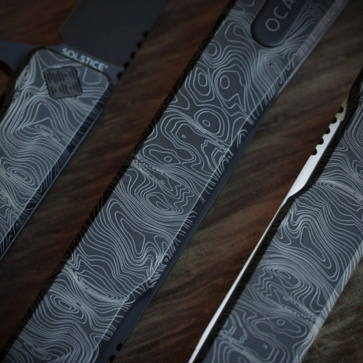 Нож Ocaso Solstice, Engraved titanium Topo Pattern, Black