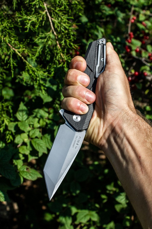 Нож Ruike P138, черный