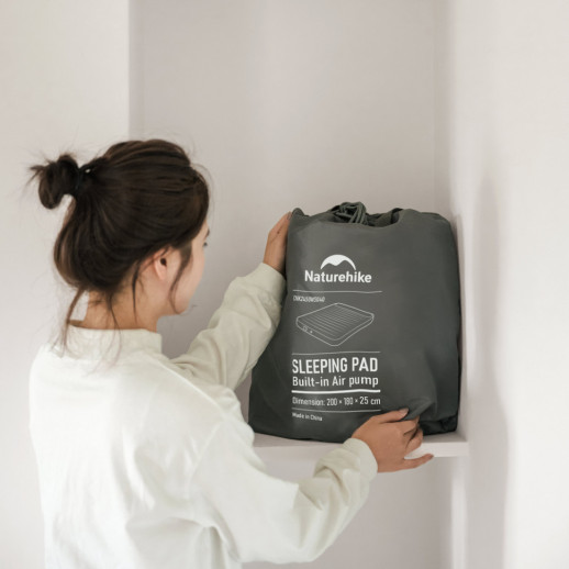 Самонадувающийся матрас, двухместный, со встроенной помпой Naturehike CNK2450WS040, 250 мм, серый