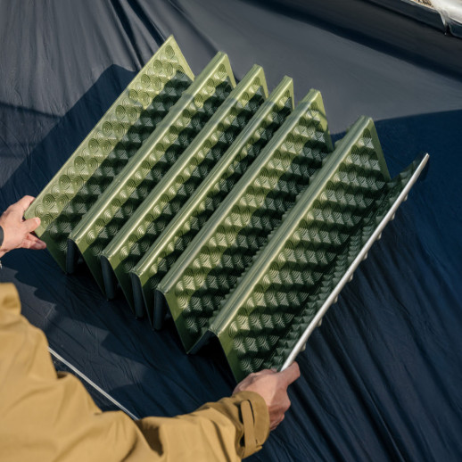 Коврик туристический складной одноместный IXPE Naturehike CNK2650WS010 с алюминиевой пленкой, 200x60x2.3 см, зеленый