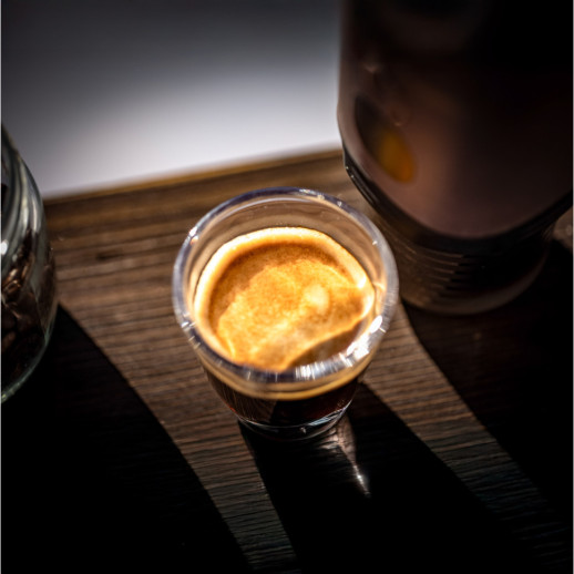 Портативная электрическая эспрессо кофеварка Wacaco Pixapresso для молотого кофе и капсул, красная