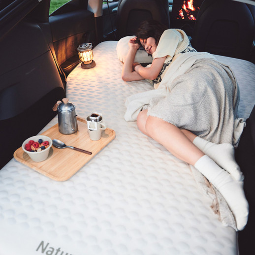 Матрац автомобильный кемпинговый двухместный Naturehike CNK2450WS010, 197х134х6,5 см светлый со встроенной насосной помпой