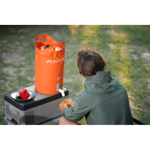 Контейнер для воды с насосом и душевой лейкой Flextail Tiny Shower Bucket, 20л, оранжевый