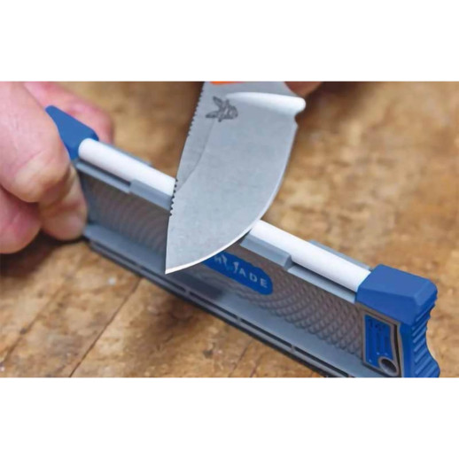Точило Benchmade "14° Guided hone tool", керамика+кожа, 14 градусов