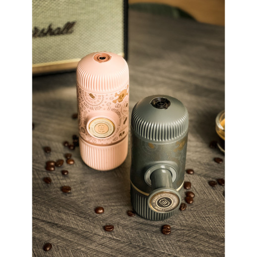 Портативная эспрессо-кофеварка Wacaco Nanopresso темно-серая с чехлом
