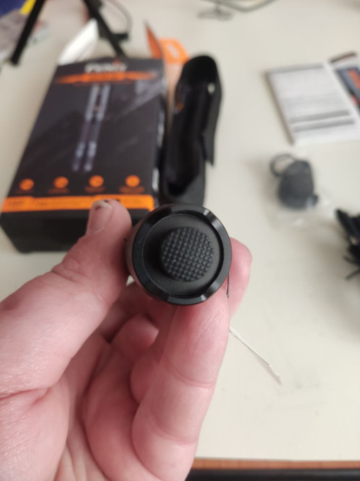 Фонарь ручной Fenix UC35 V20 CREE XP-L HI V3 (восстановленный)
