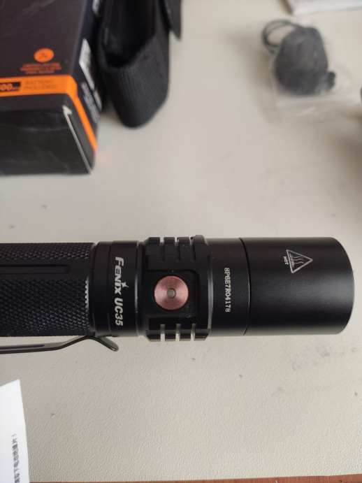 Фонарь ручной Fenix UC35 V20 CREE XP-L HI V3 (восстановленный)