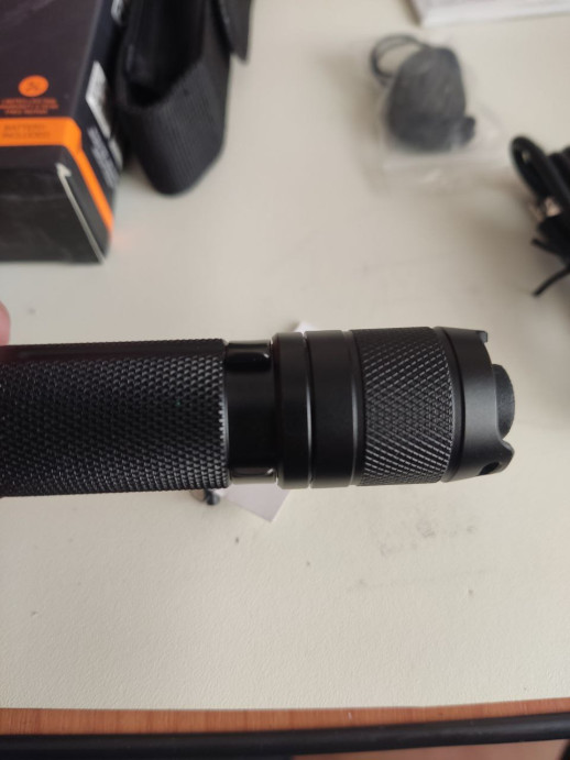 Фонарь ручной Fenix UC35 V20 CREE XP-L HI V3 (восстановленный)