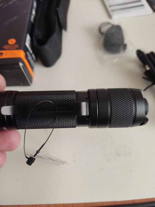Фонарь ручной Fenix UC35 V20 CREE XP-L HI V3 (восстановленный)