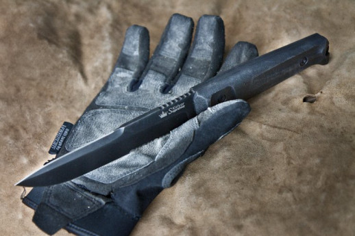 Нож Kizlyar Supreme Alpha черный, сталь D2, серрейтор, чёрные ножны