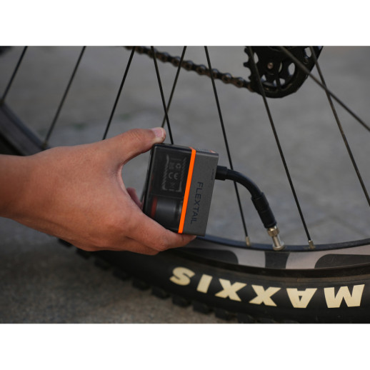 Насос-фонарь велосипедный Flextail Tiny Tire Pump ACS, черный