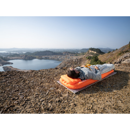 Сидушка надувная Flextail Zero Seat R02, 70 мм, оранжевая.