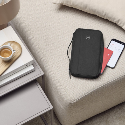 Тревеллер Victorinox TRAVEL ESSENTIALS Black Vt653371