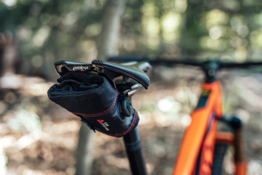 Подсумок для инструмента с креплением под насест KOM Cycling SR02