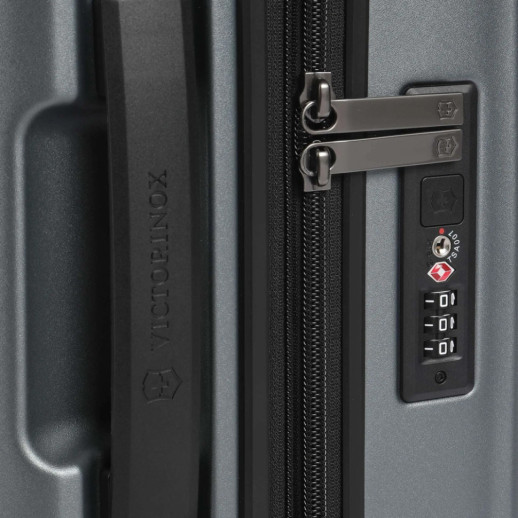 Чемодан Victorinox AIROX Advanced Storm Большой