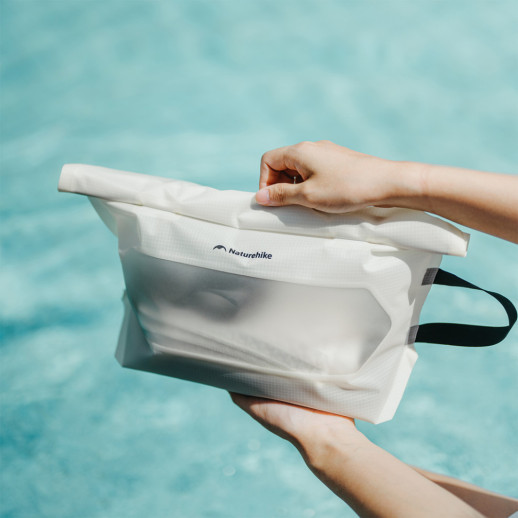 Водонепроницаемая косметичка Naturehike CNK2450XB021 Far Mountain, белая