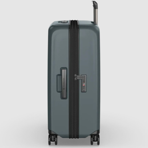 Чемодан Victorinox AIROX Advanced Storm Средний