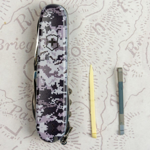 Складной нож Victorinox CLIMBER ARMY Пиксель синий 1.3703.3.W3942p